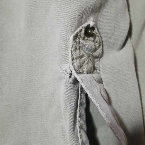 3 for 20. Mens Levi Strauss  shirt.  Medium - Picture 8 of 8